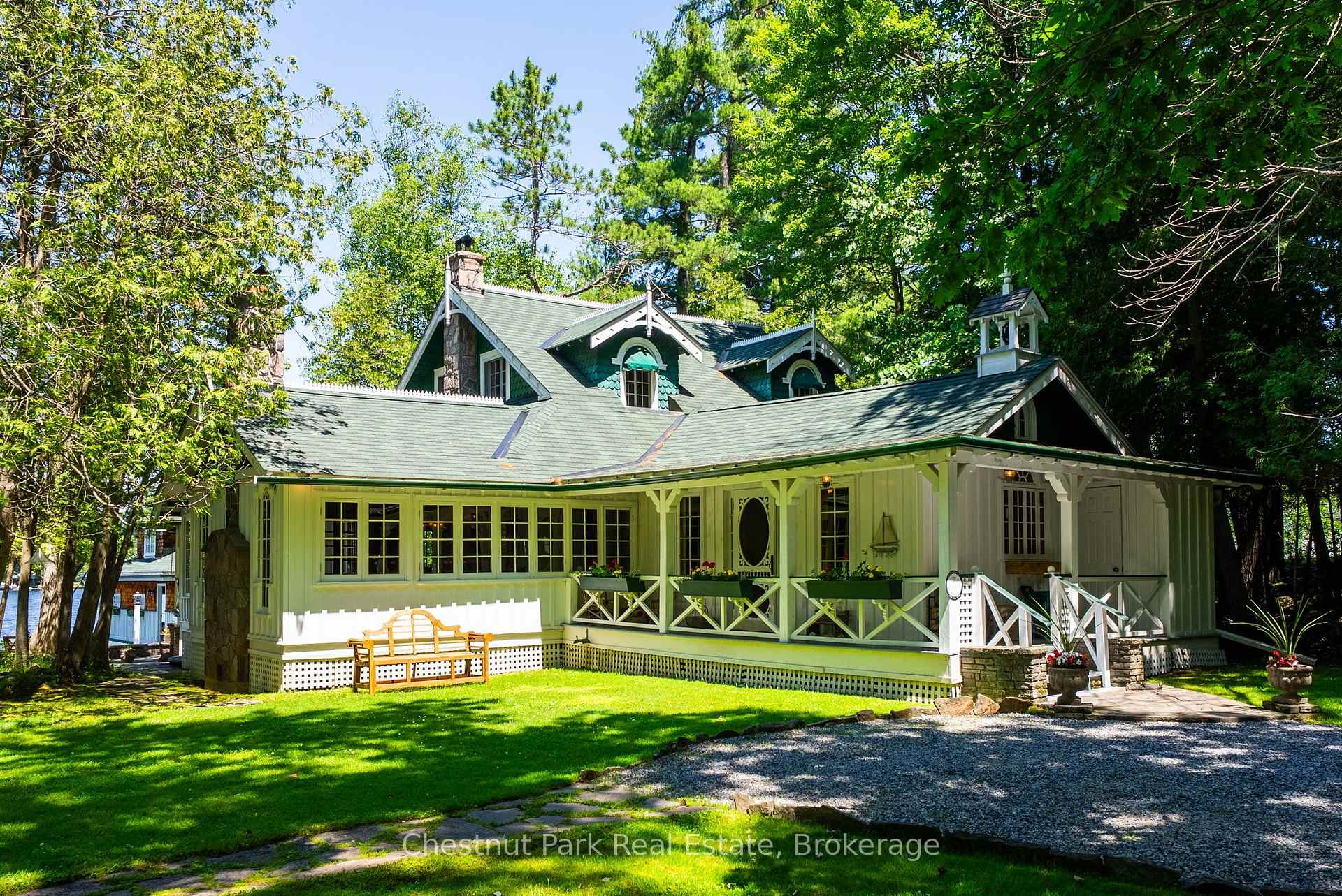 6 Bedroom Single Family Home/House's Image 22