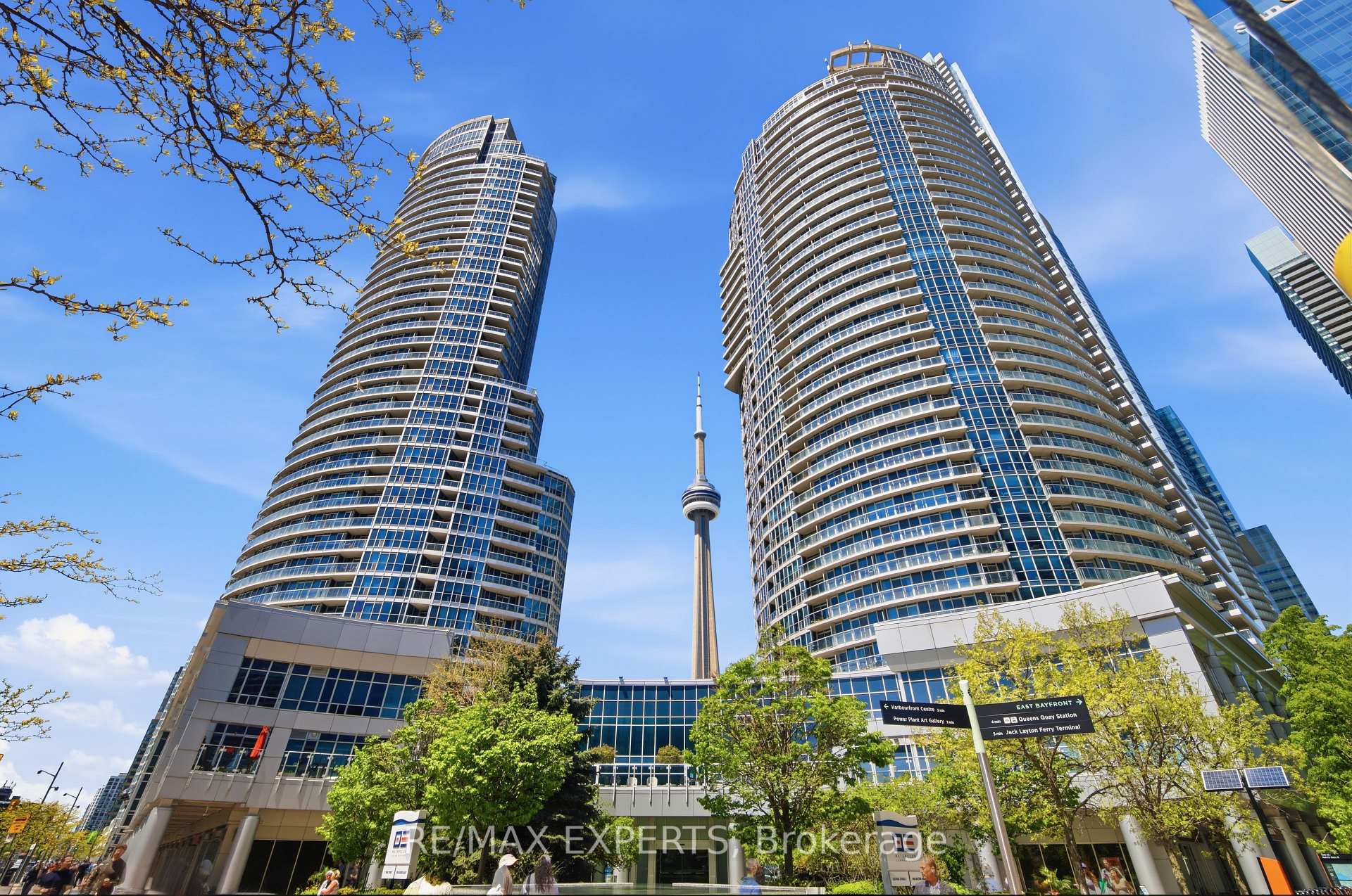 2211 - 208 Queens Quay W Toronto Ontario Canada Rent residential Samit Nagpaul Re/Max Experts, Brokerage*