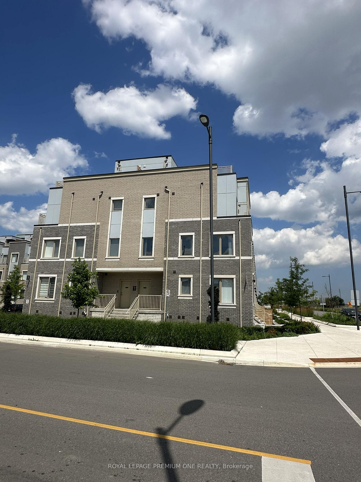 269 - 150 Honeycrisp Crescent Vaughan Ontario Canada Rent residential Real Property Pros Royal LePage Premium One Realty, Brokerage*