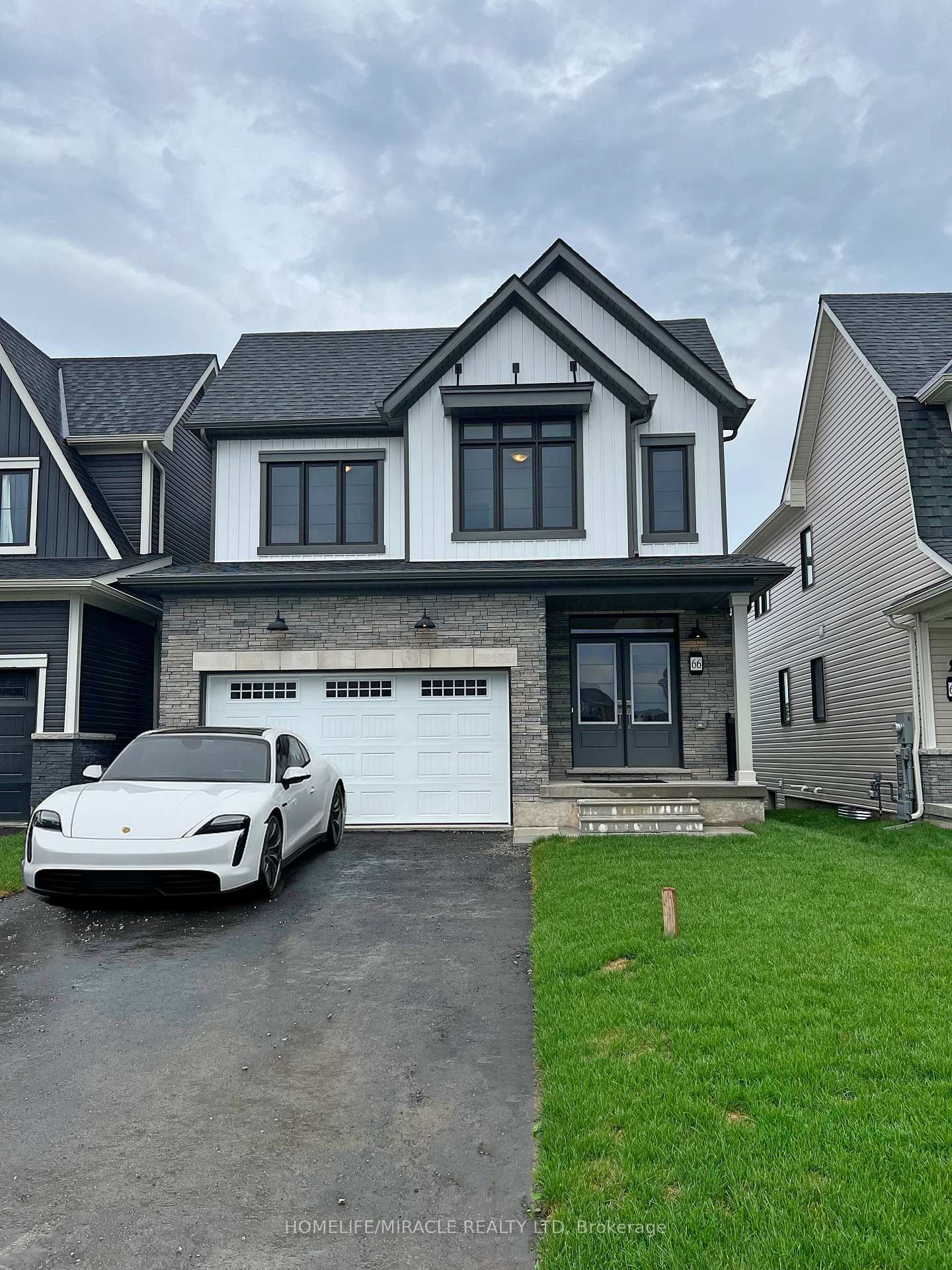 66 Aviron Crescent Welland Ontario Canada Rent residential Mario Angel HomeLife/Miracle Realty Ltd., Brokerage *