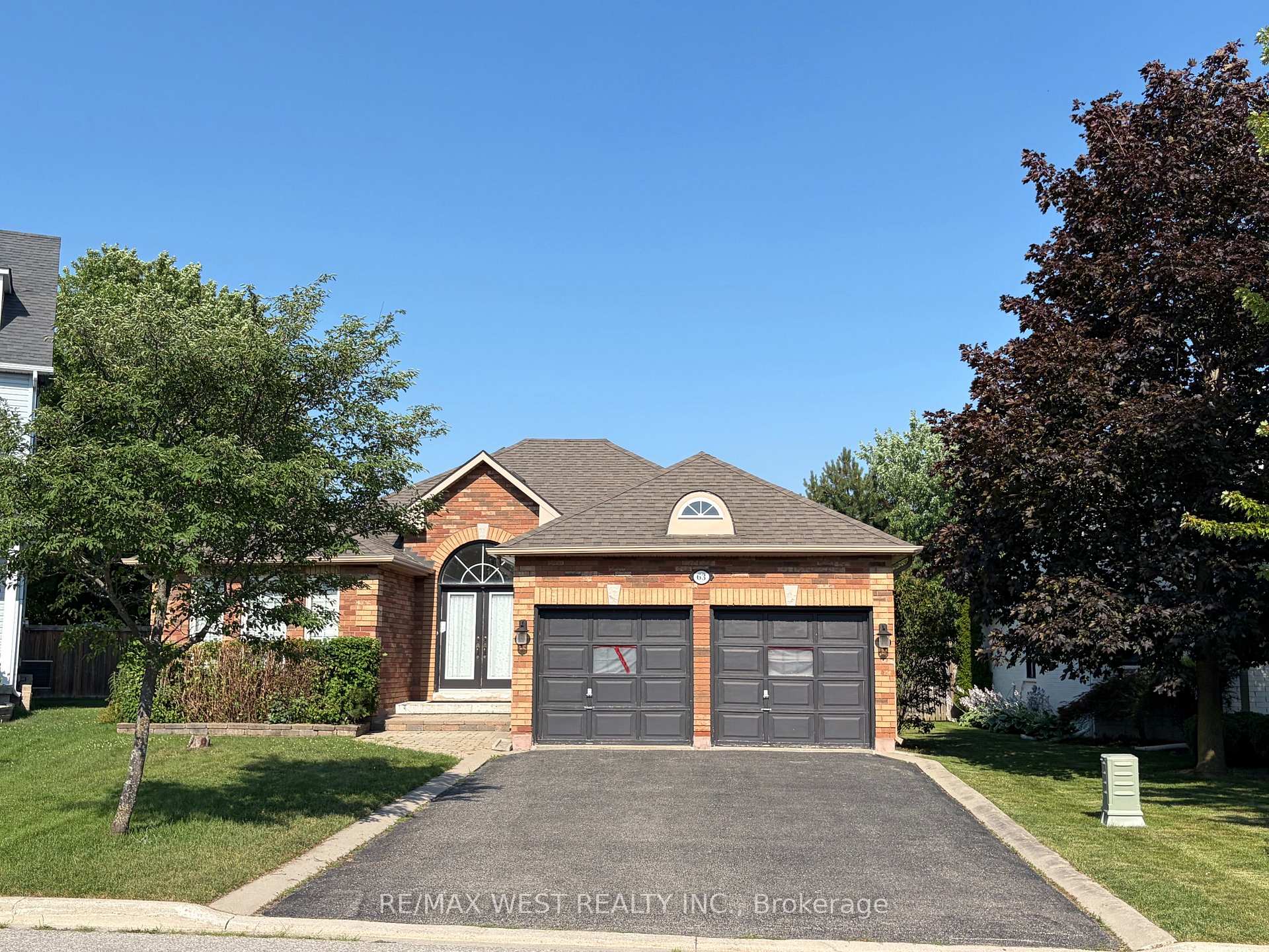 63 Munro Circle Halton Hills Ontario Canada Rent residential LUISA PICCIRILLI RE/MAX West Realty Inc. Brokerage*