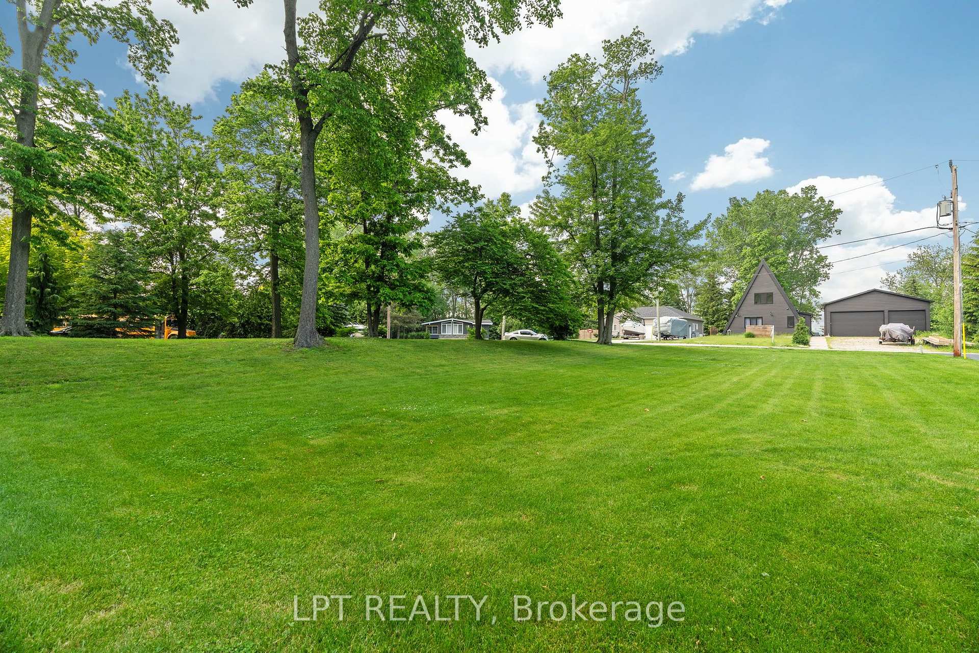 8459 Adams Court Lambton Shores Ontario Canada Sale residential Kevin Thompson RE/MAX PRIME PROPERTIES UNIQUE GROUP, BROKERAGE