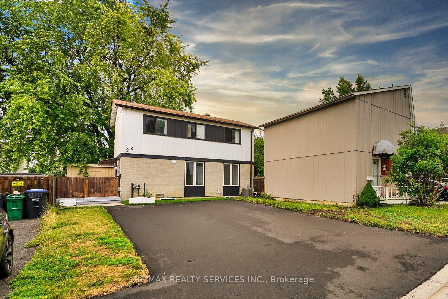 29 Hector Court Brampton Ontario Canada Rent residential Harpreet Rakhra RE/MAX Realty Services Inc., Brokerage*