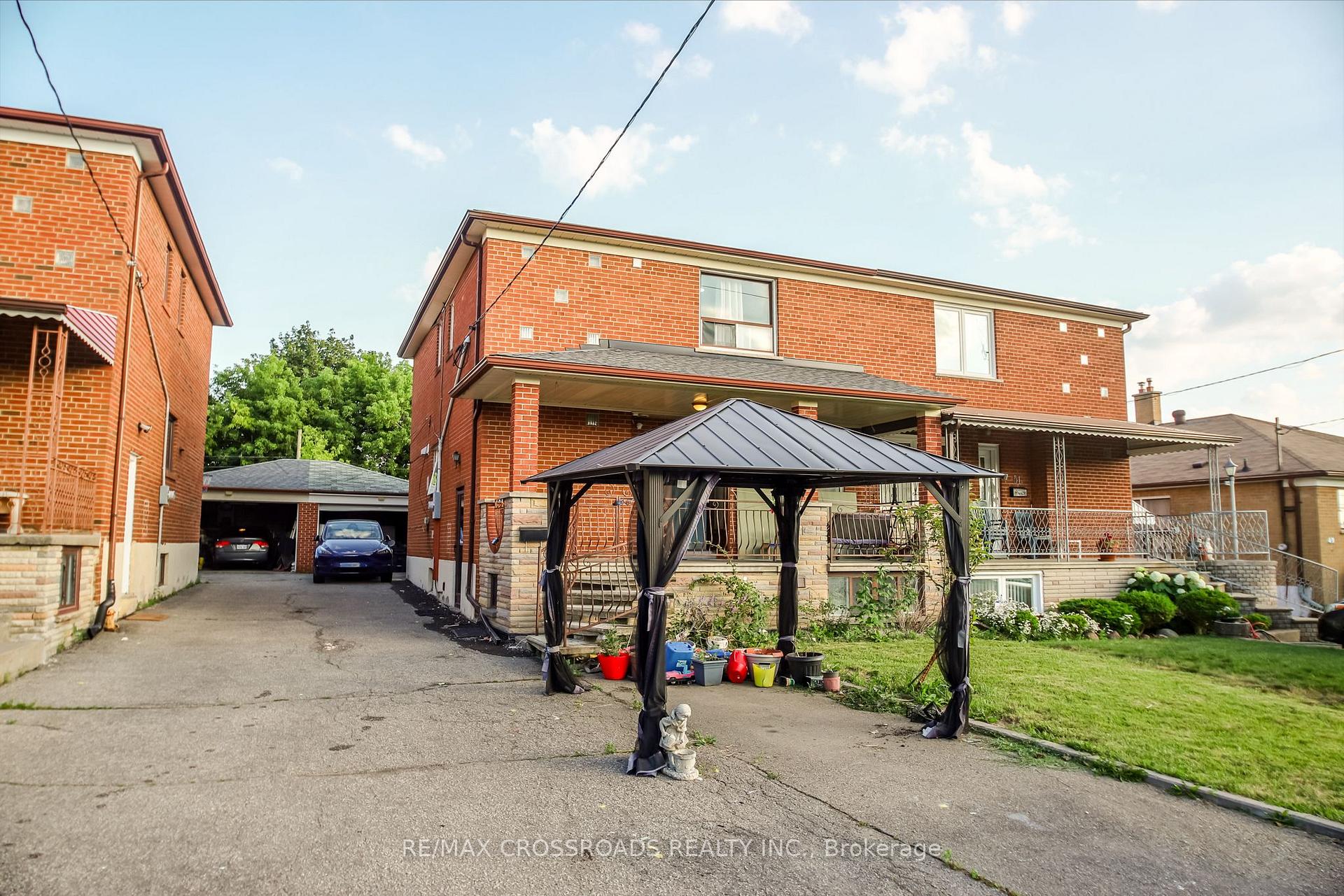 53 Giltspur Drive Toronto Ontario Canada Sale residential   RE/MAX CROSSROADS REALTY INC. Brokerage