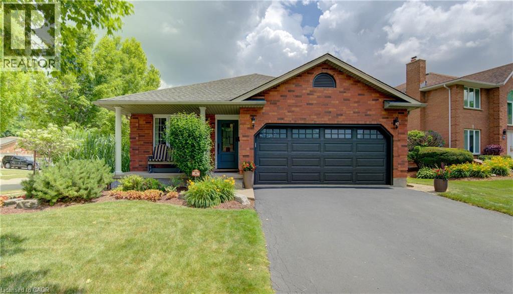 378 MEADOWVALE Place Waterloo Ontario Canada Sale residential Eva Munch RE/MAX Twin City Realty Inc., Brokerage*