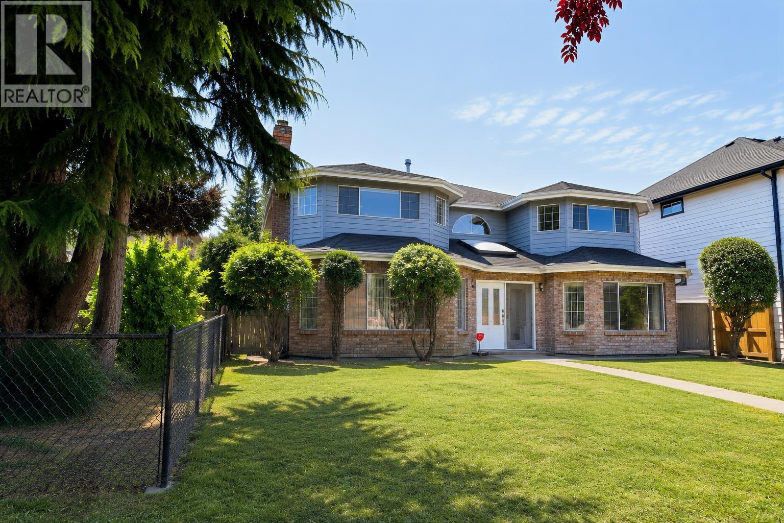 2718 OLIVER CRESCENT Vancouver British Columbia Canada Sale residential First Stay Realty Inc.