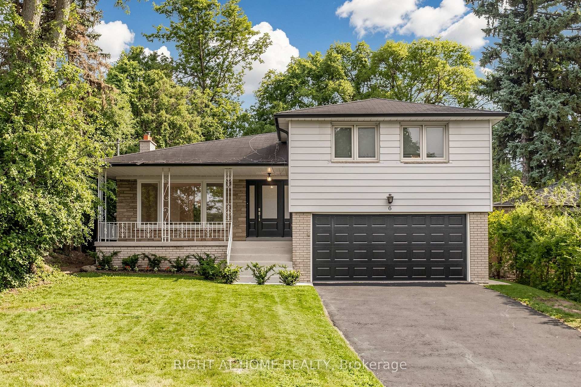 6 Colonnade Road Toronto Ontario Canada Rent residential Alex Huang Right at Home Realty, Brokerage*