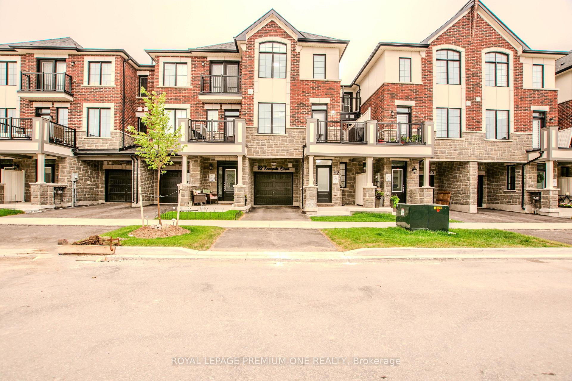 92 Ennerdale Street Barrie Ontario Canada Sale residential Real Property Pros Royal LePage Premium One Realty, Brokerage*