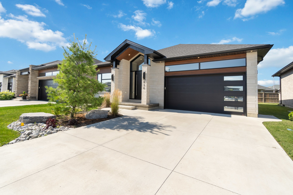 616 mead Crt  sarnia Ontario Canada Sold residential Ishan Munjal HomeLife Silvercity Realty Inc., Brokerage*