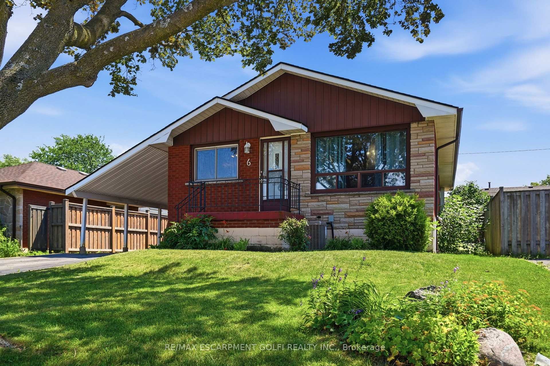 6 Beaconsfield Drive Hamilton Ontario Canada Sale residential William (Bill) Kovacs Right at Home Realty, Brokerage*