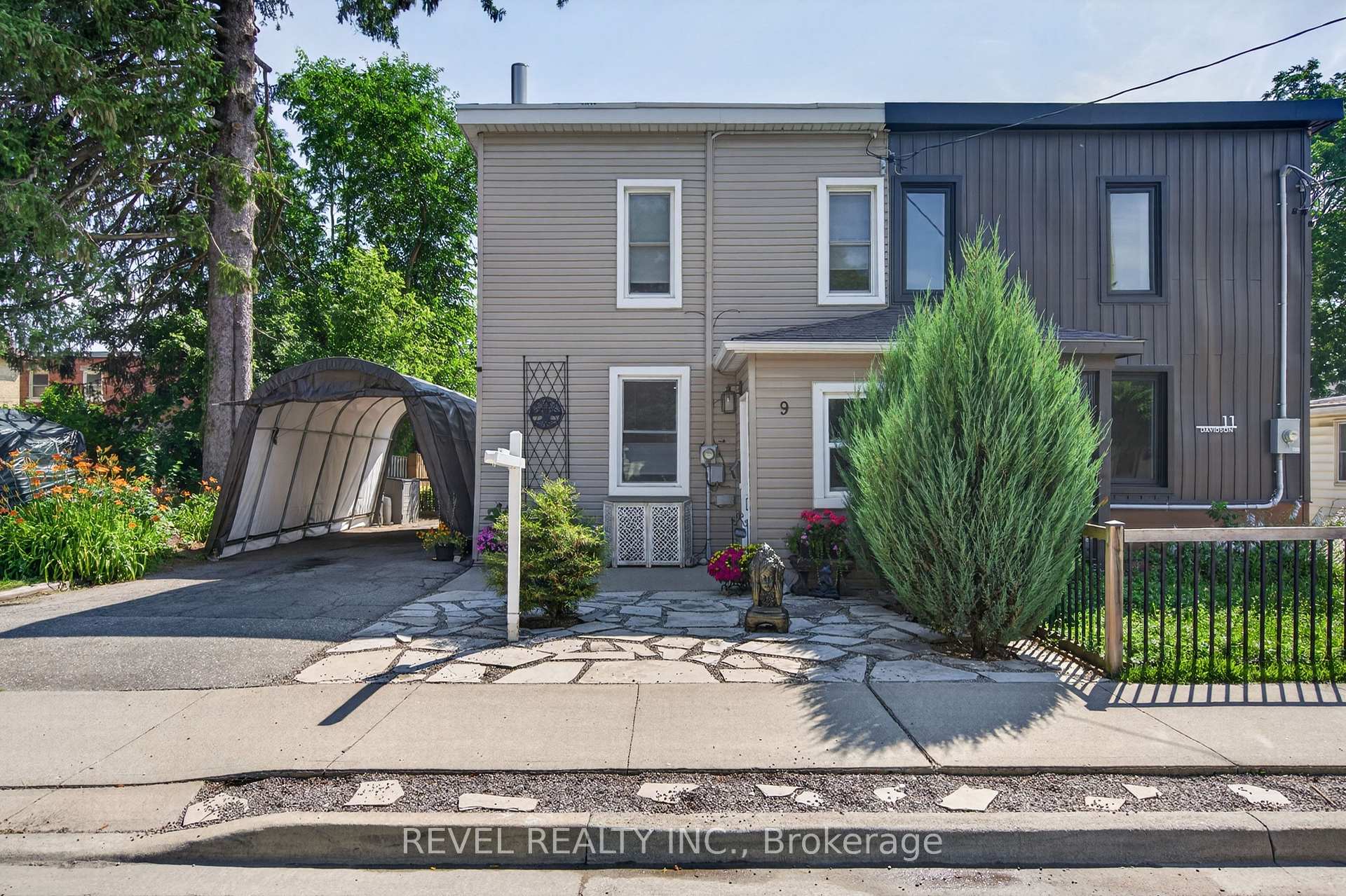 9 Davidson Street Cambridge Ontario Canada Sale residential Renee Blair Sotheby's International Realty Canada