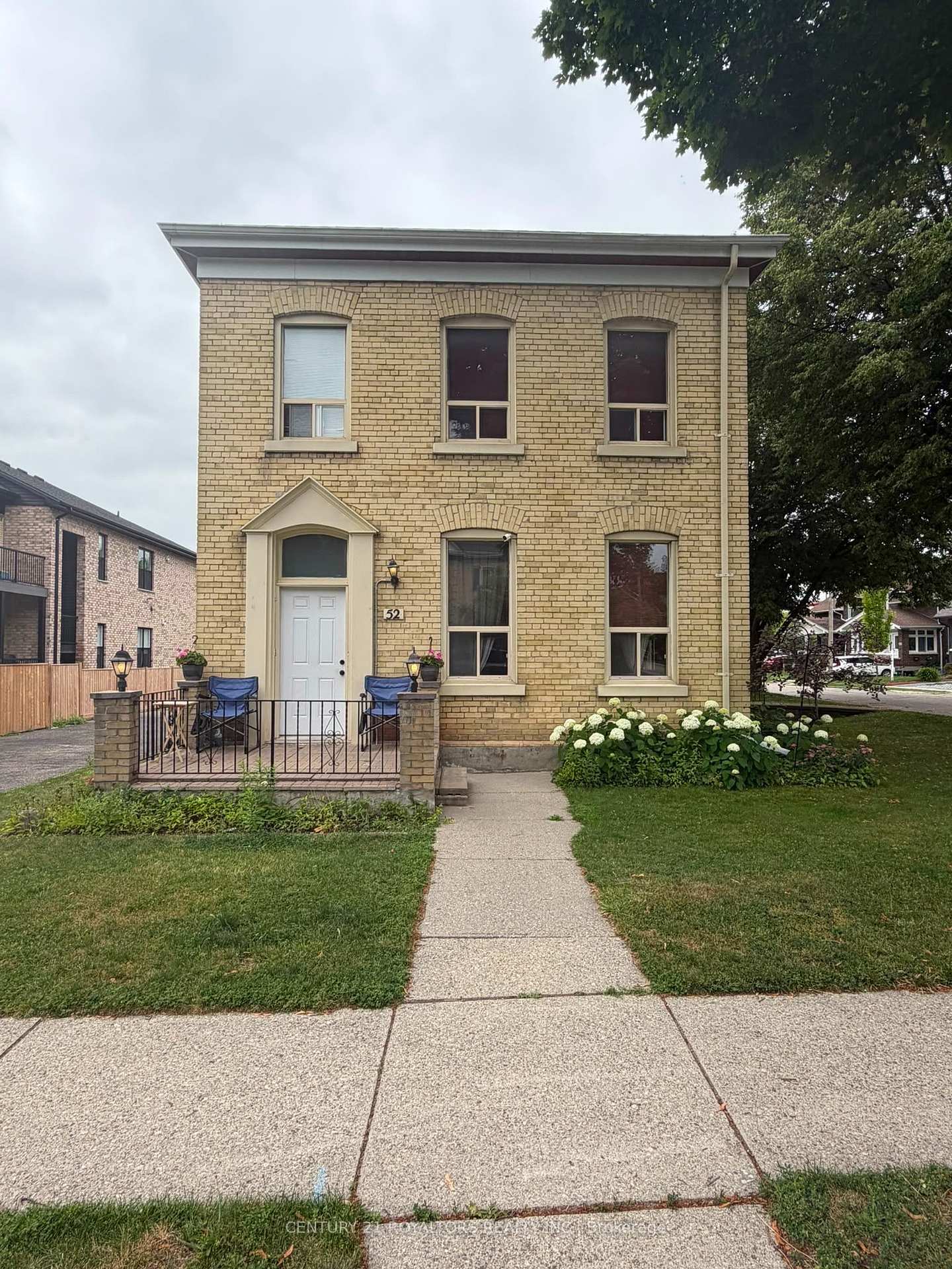 1 - 52 Wellington Street Woodstock Ontario Canada Rent residential Gagan Dhah Century 21 Royaltors Realty Inc.,Brokerage