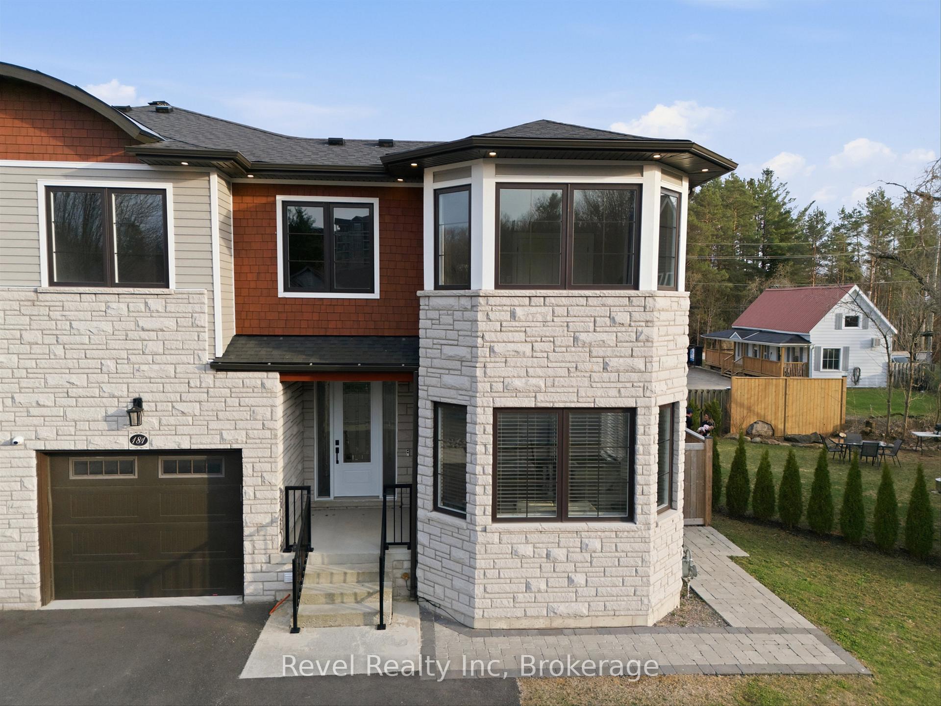181 Anglo Street Bracebridge Ontario Canada Sale residential Radka Hnilicova Anchor Realty, Brokerage*
