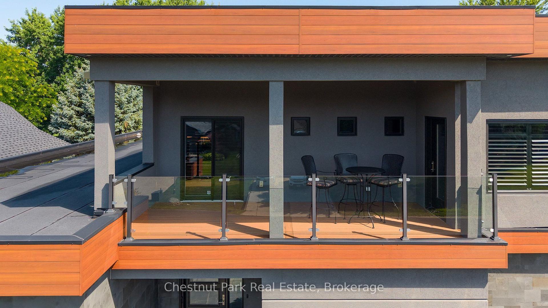 6 Bedroom Single Family Home/House's Image 40