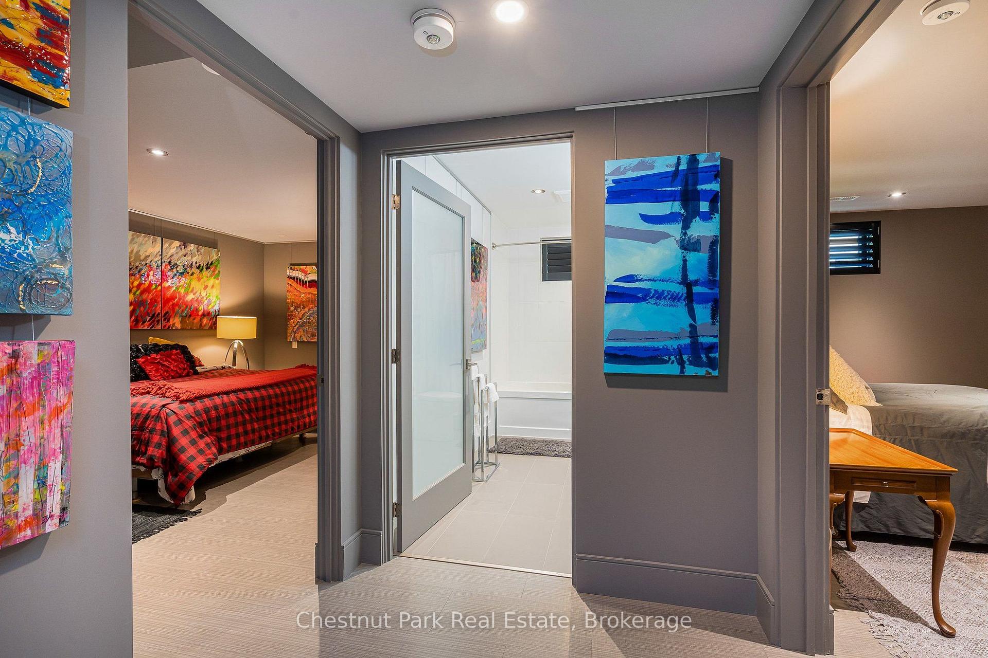 6 Bedroom Single Family Home/House's Image 37