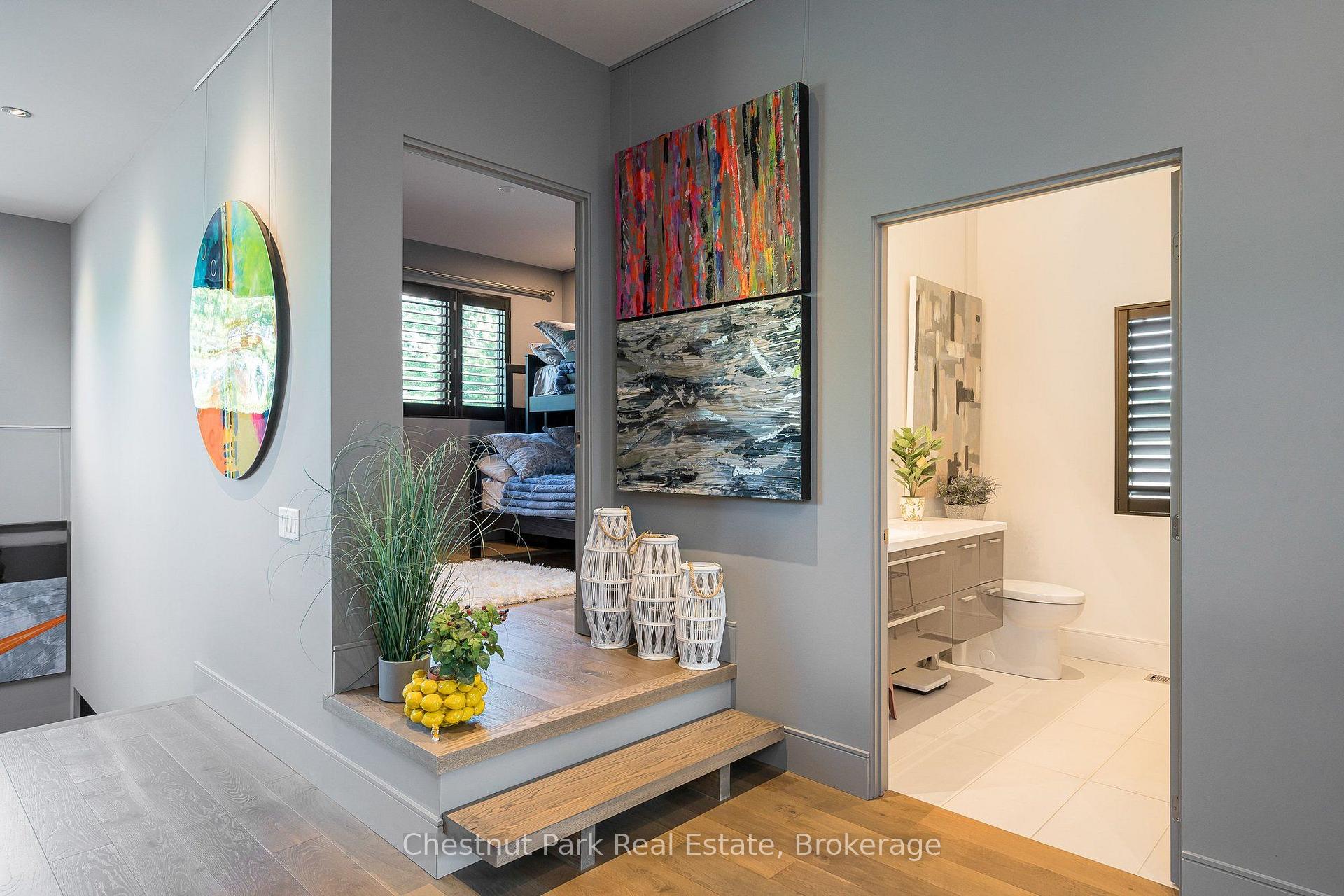 6 Bedroom Single Family Home/House's Image 32