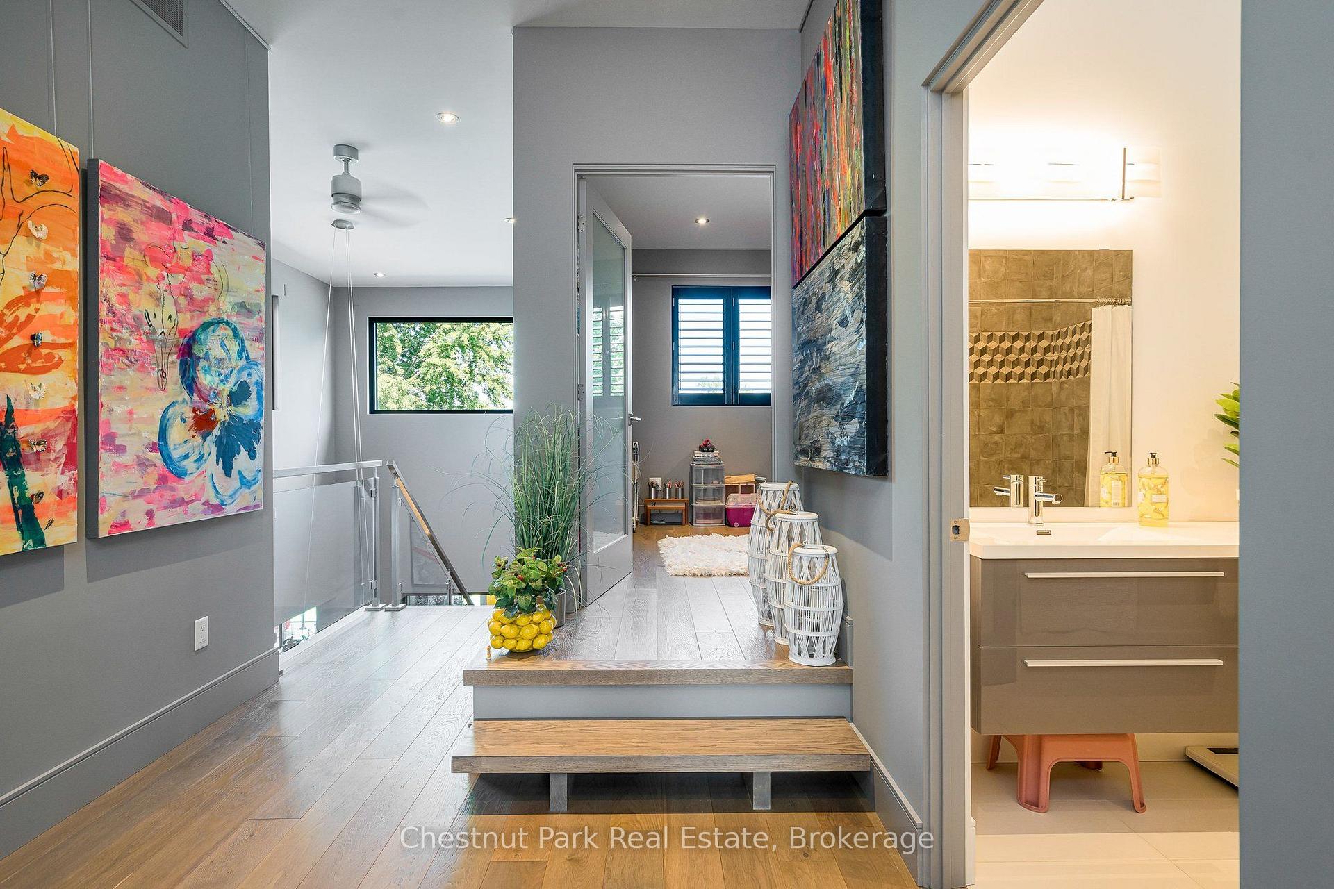 6 Bedroom Single Family Home/House's Image 30