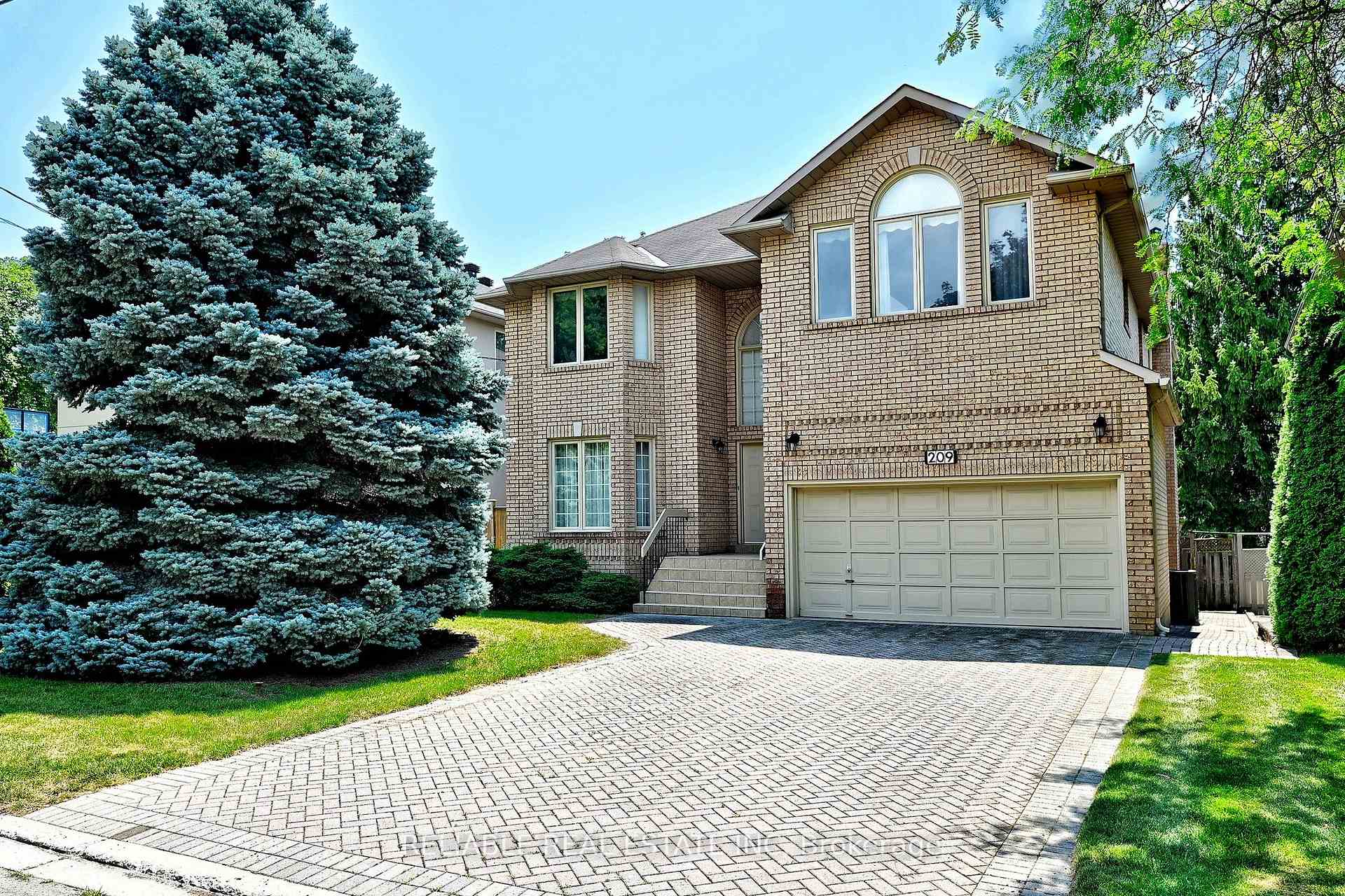 209 Alfred Avenue Toronto Ontario Canada Sale residential Adele McGovern RE/MAX West Realty Inc., Brokerage *