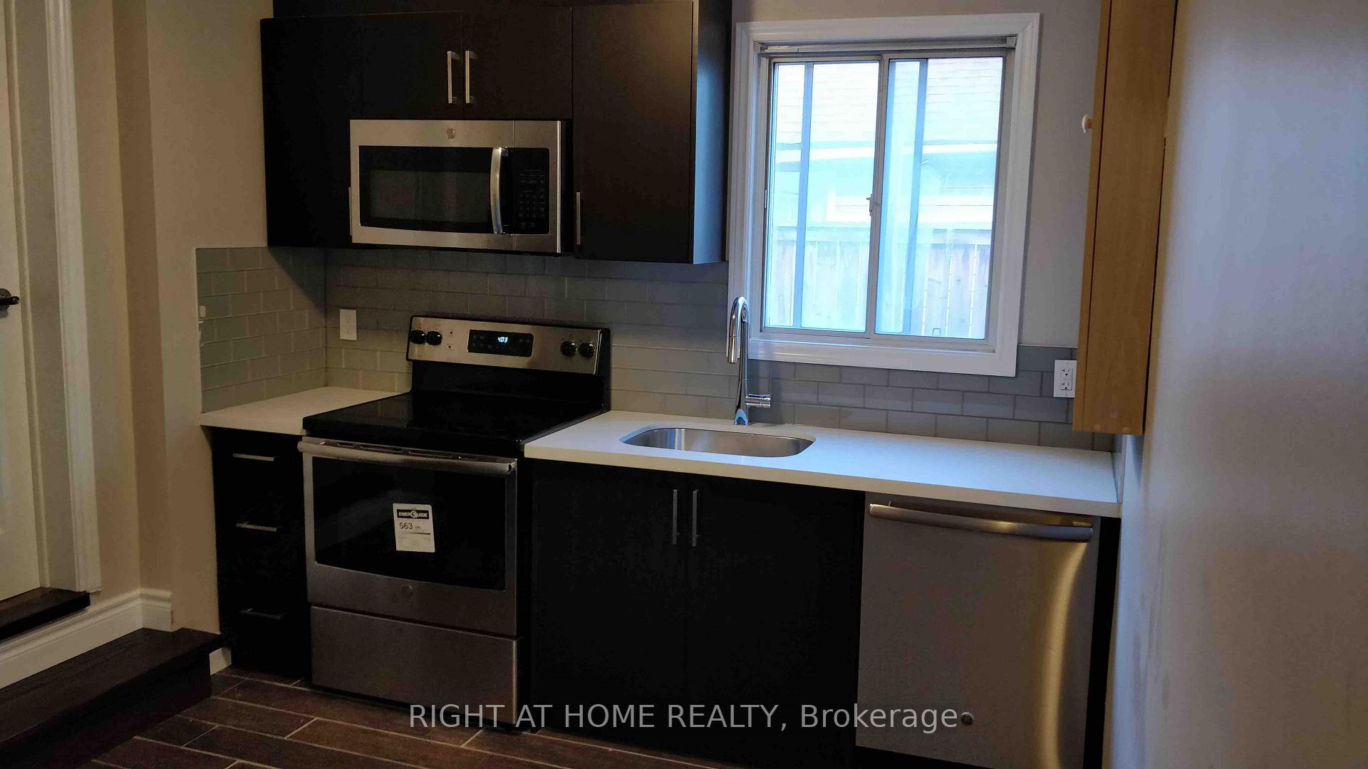 2 - 95 D'arcy Street Toronto Ontario Canada Rent residential Maja Cumurovic Right at Home Realty, Brokerage*