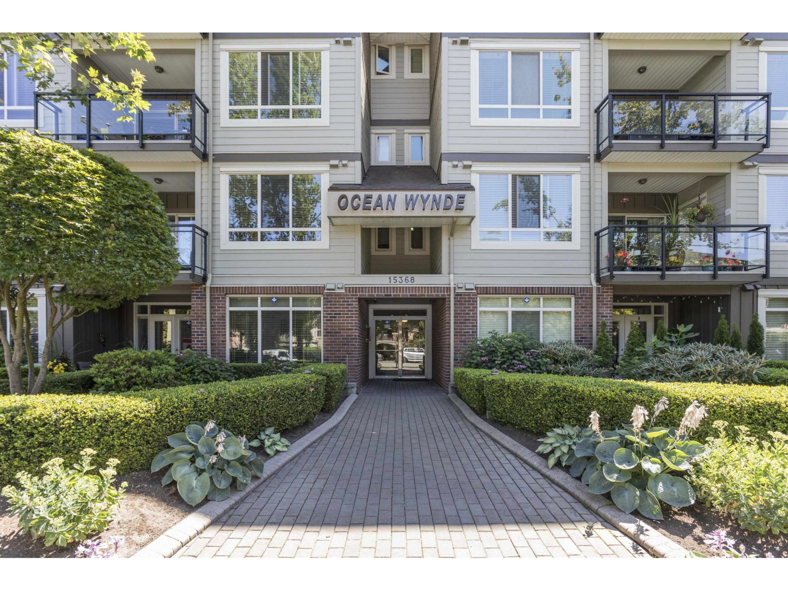 102 15368 17A AVENUE Surrey British Columbia Canada Sale residential   HomeLife Benchmark Realty Corp.