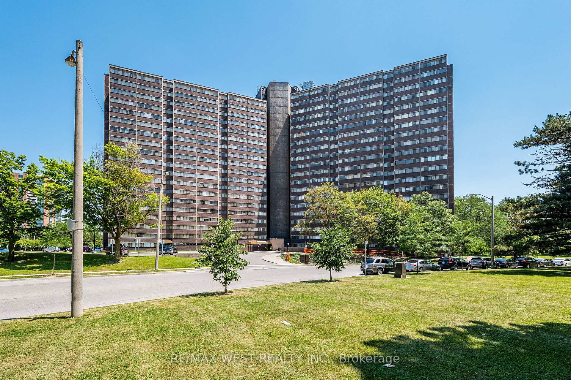 1104 - 11 Wincott Drive Toronto Ontario Canada Sale residential ALEX RYON RE/MAX West Realty Inc., Brokerage *