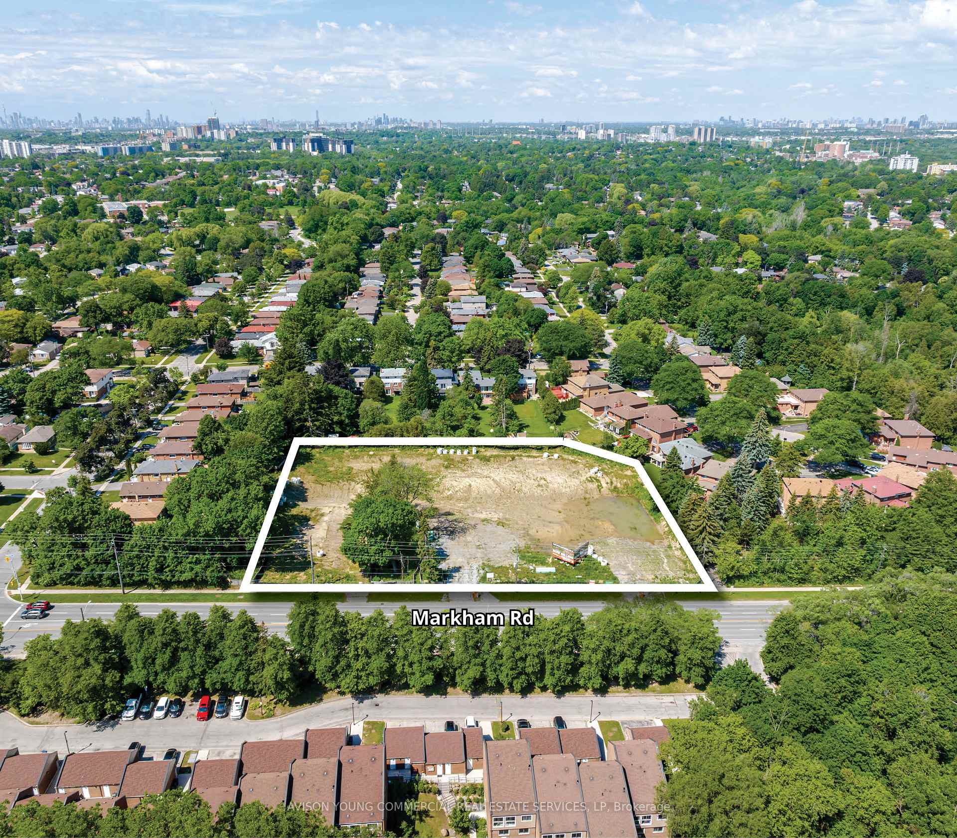 448-454 Markham Road Toronto Ontario Canada Sale commercial   AKARAT Group Inc.