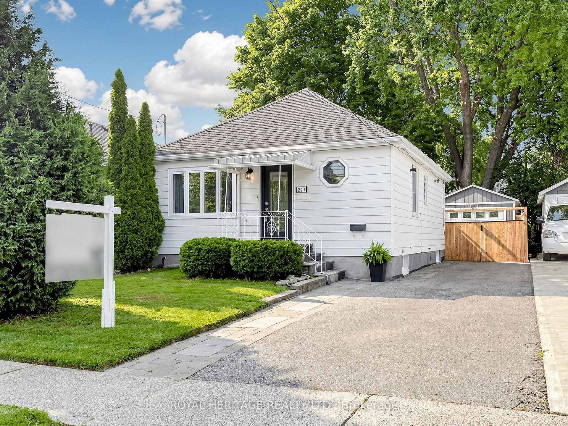 221 Hibbert Avenue Oshawa Ontario Canada Sale residential Joanne Leigh Royal Heritage Realty Ltd., Brokerage*