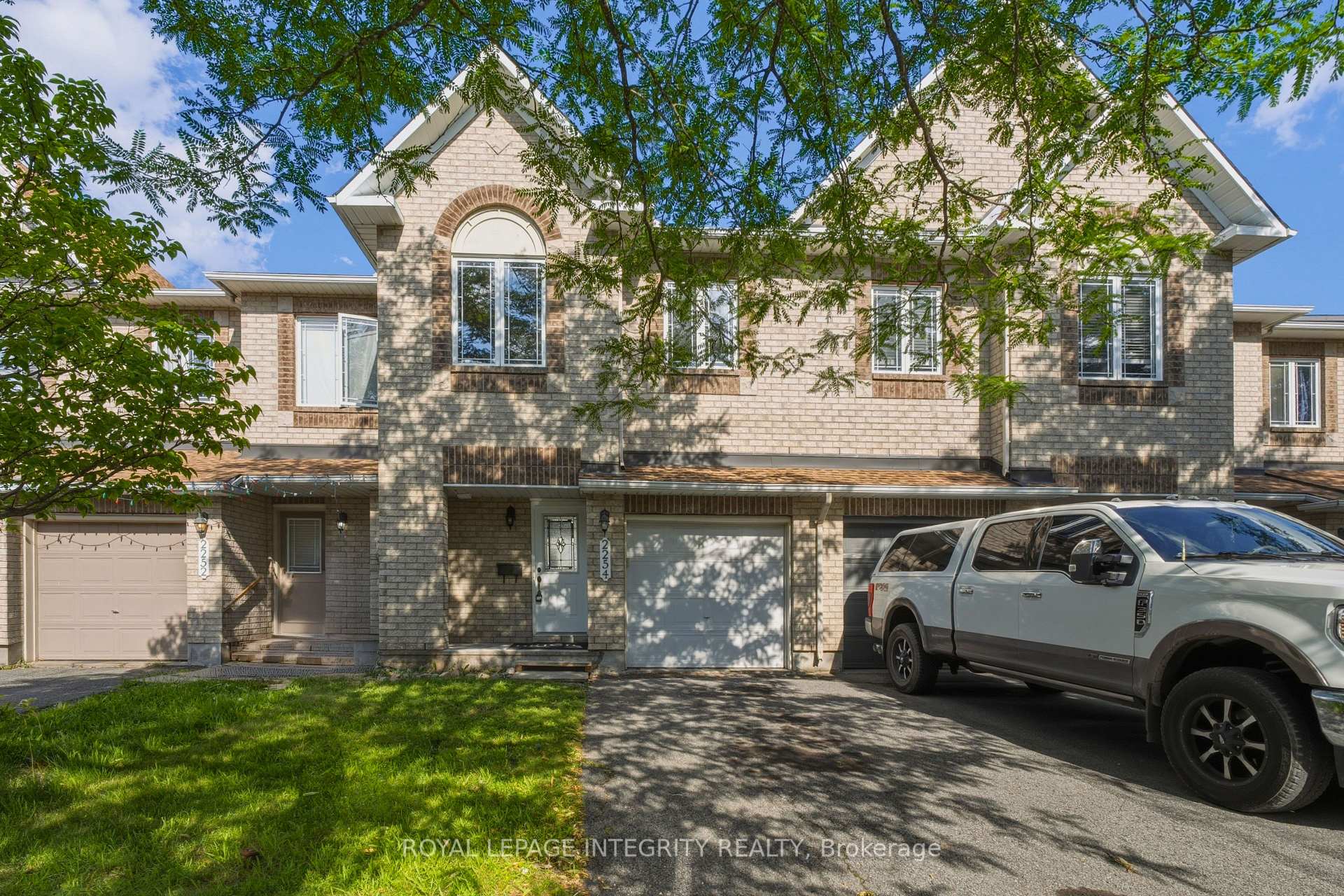 2254 SILVERADO Crescent Ottawa Ontario Canada Sale residential Spinder Hundal Right at Home Realty, Brokerage*