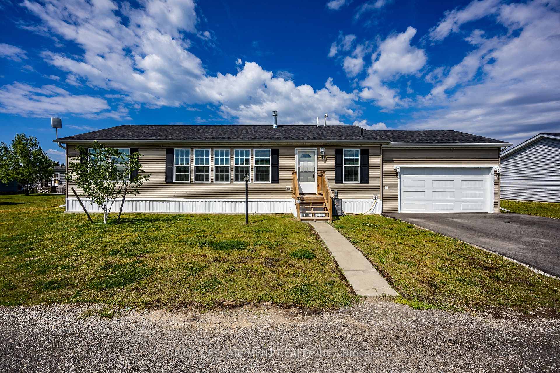 11 Hickory Hollow Haldimand Ontario Canada Sale residential   The Kazan Realty Group