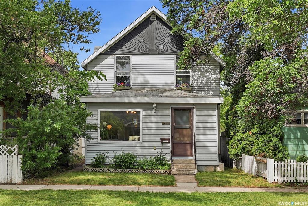 611 J AVENUE S Saskatoon Saskatchewan Canada Sale residential Troy Walkington Realty Executives Saskatoon