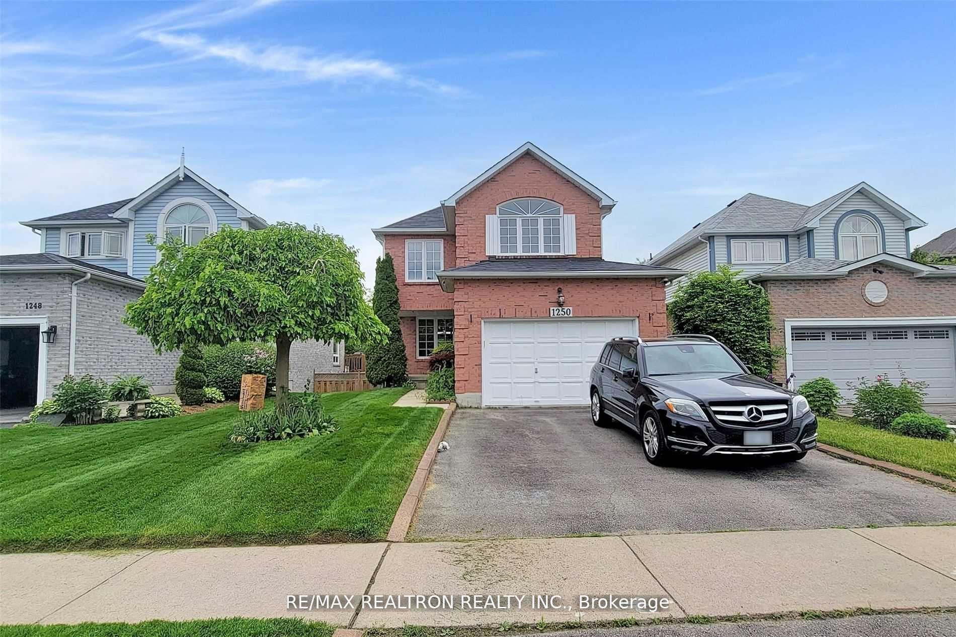 #Lower - 1250 Dartmoor Street Oshawa Ontario Canada Rent residential Stephen Sun RE/MAX Realtron Realty Inc., Brokerage*