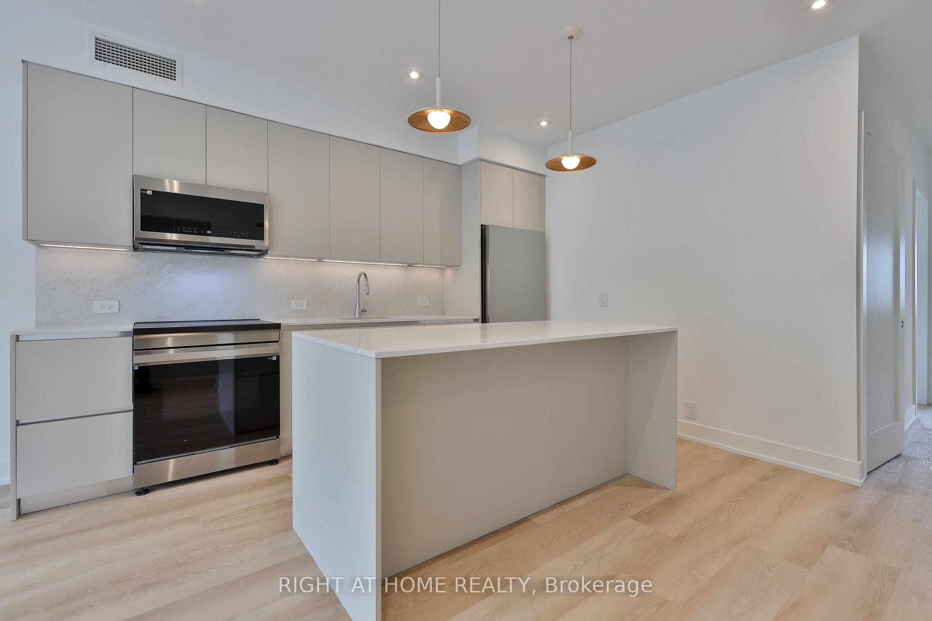2 - 266 Indian Grove Toronto Ontario Canada Rent residential Anita Pateva Right at Home Realty, Brokerage*