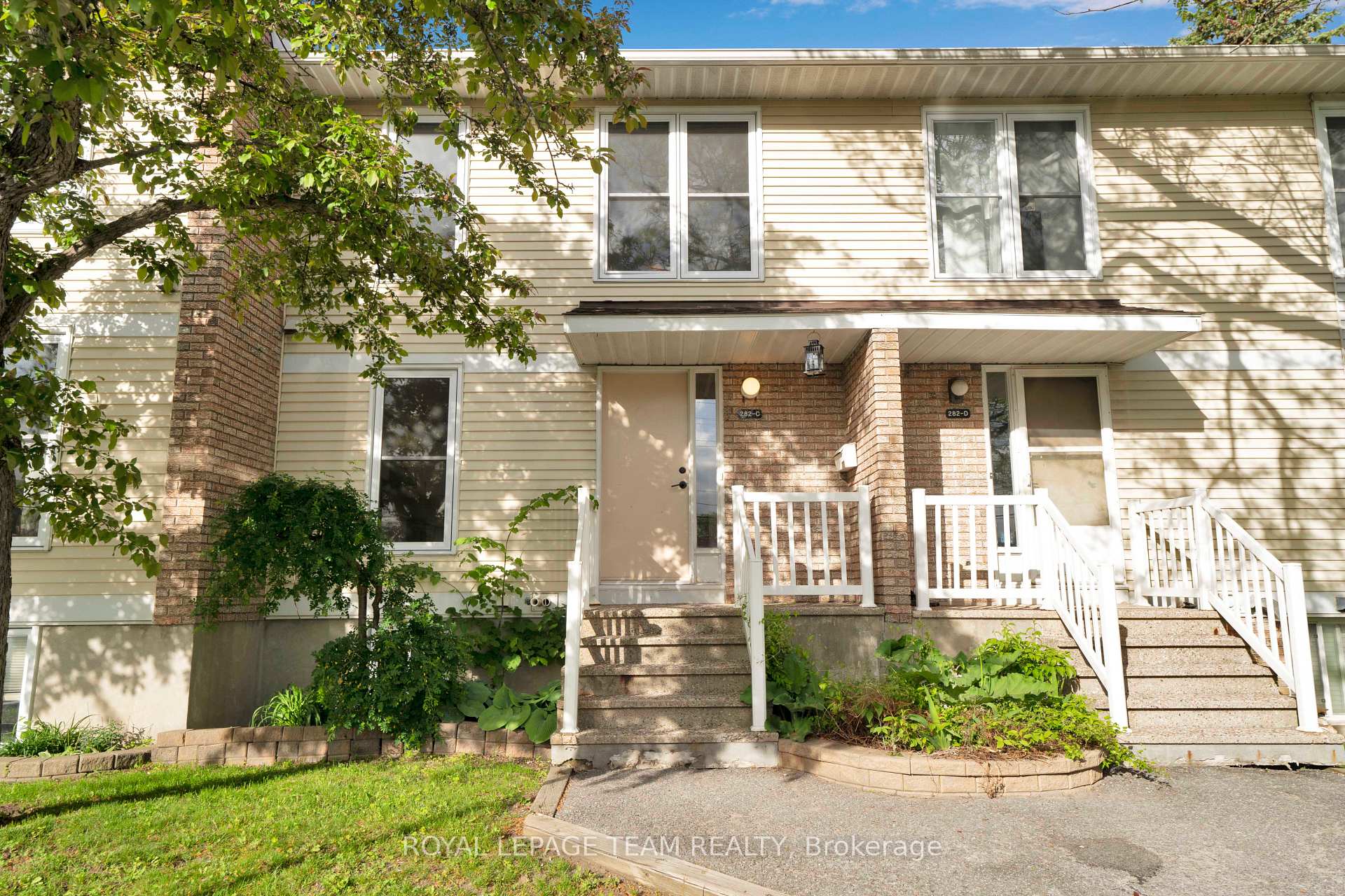 282 Dalehurst Drive Ottawa Ontario Canada Sale residential Angelika Rosato Right at Home Realty, Brokerage*