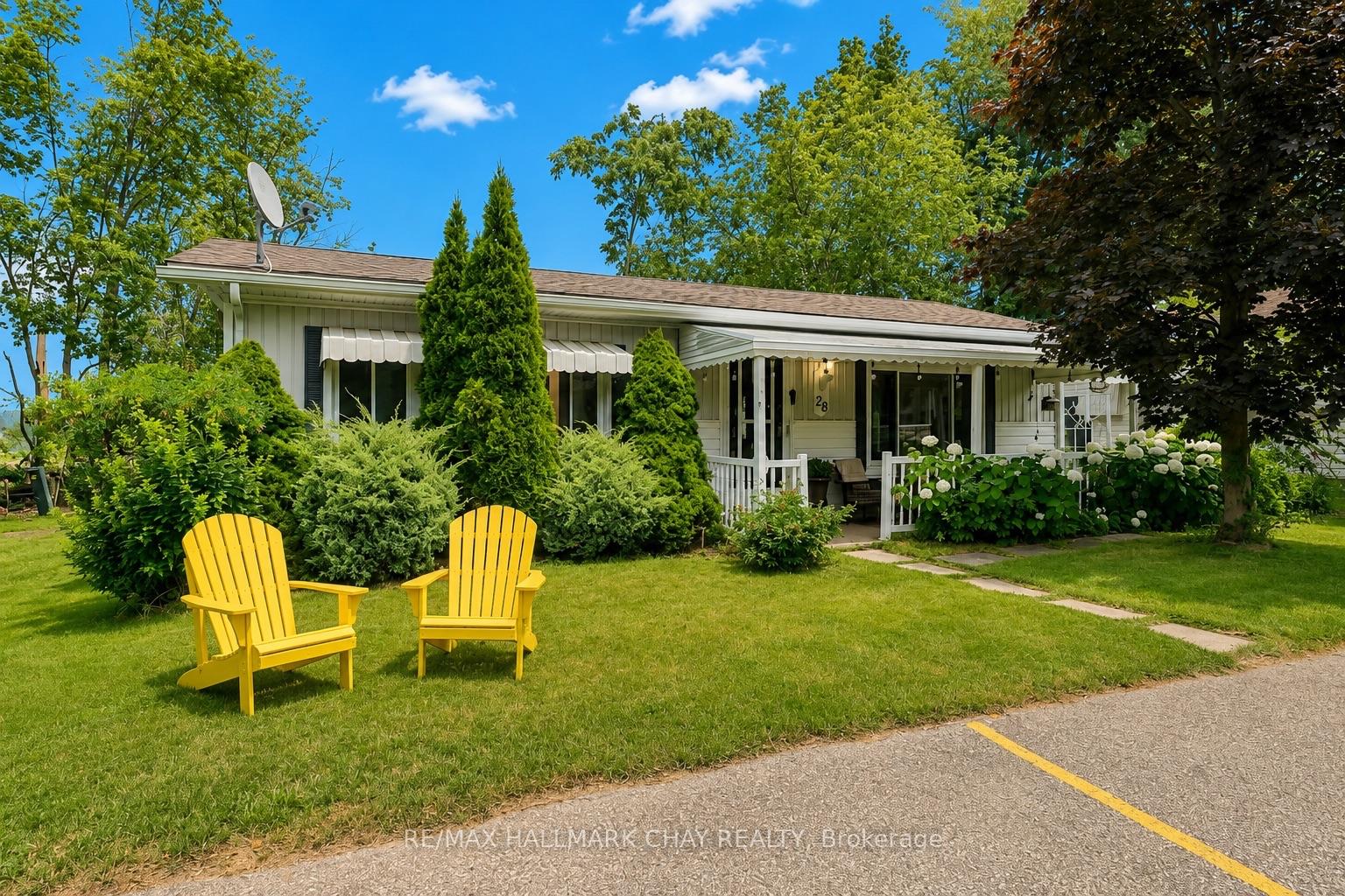 28 Flora Court Innisfil Ontario Canada Sale residential Cheryl Cheslea RE/MAX Hallmark Chay Realty, Brokerage