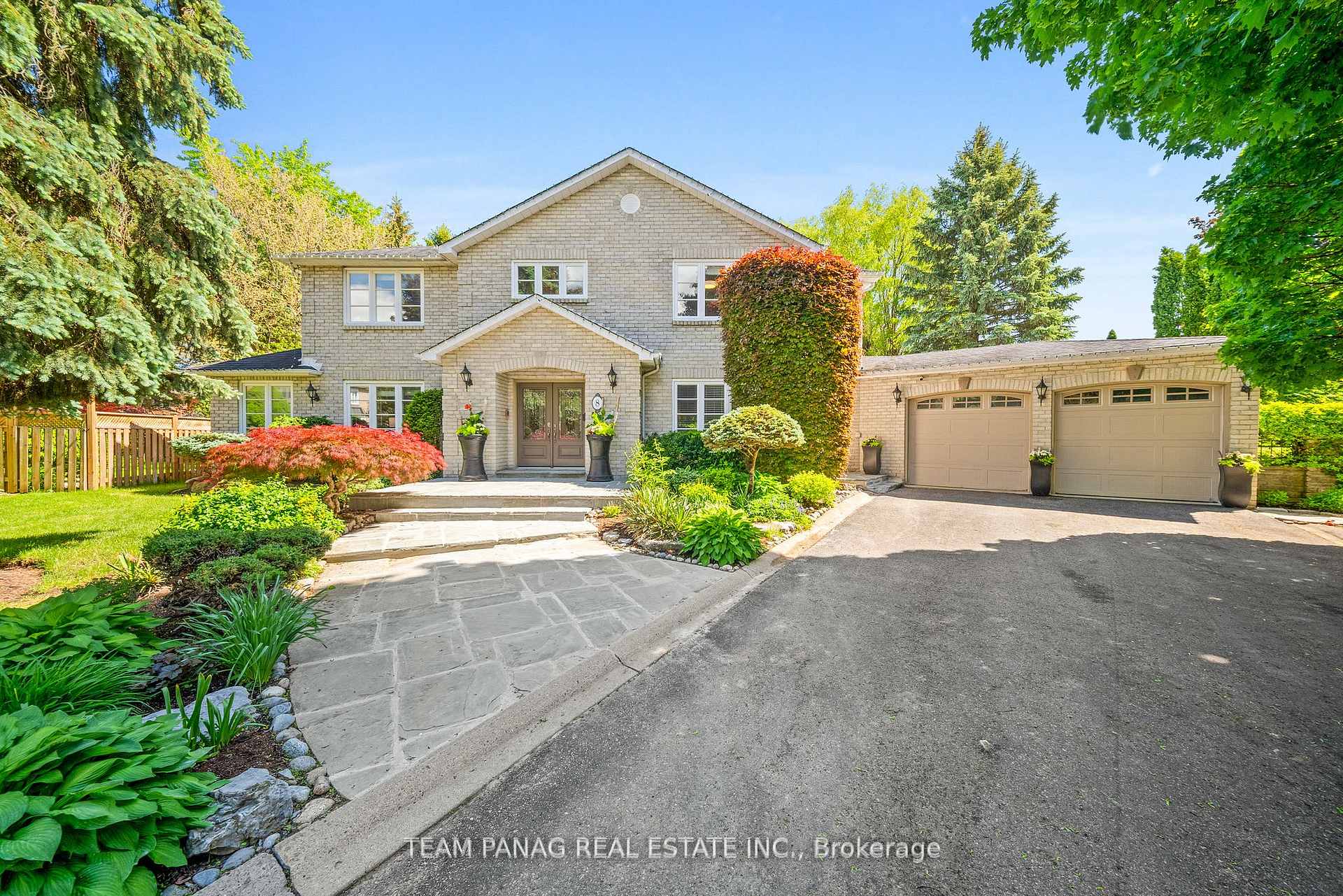 8 Enchanted Court Brampton Ontario Canada Sale residential Nancy Richards Royal LePage Signature Realty, Brokerage