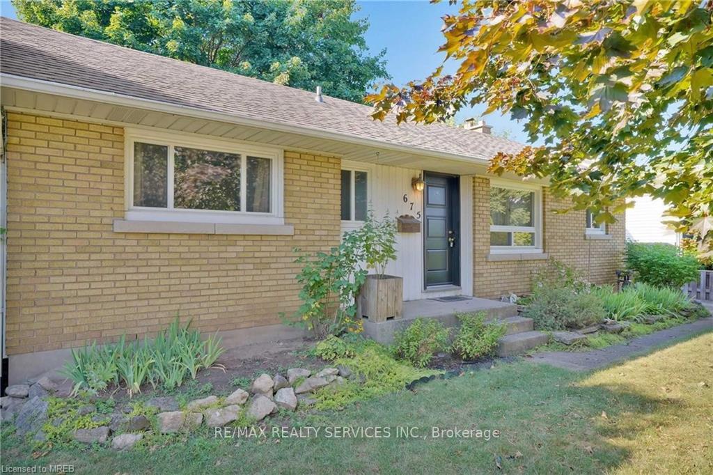 675 Inverness Avenue Burlington Ontario Canada Rent residential Harpreet Rakhra RE/MAX Realty Services Inc., Brokerage*