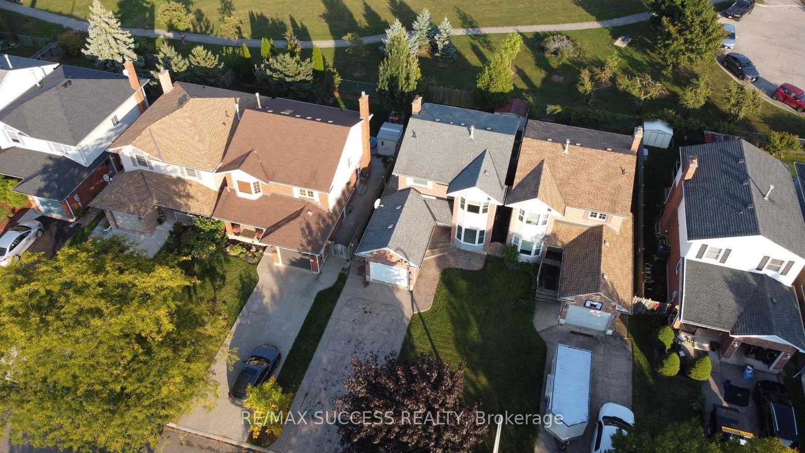 26 Tomahawk Dr, Main, Drive Grimsby Ontario Canada Rent residential Diamond Omari RE/MAX Success Realty, Brokerage*