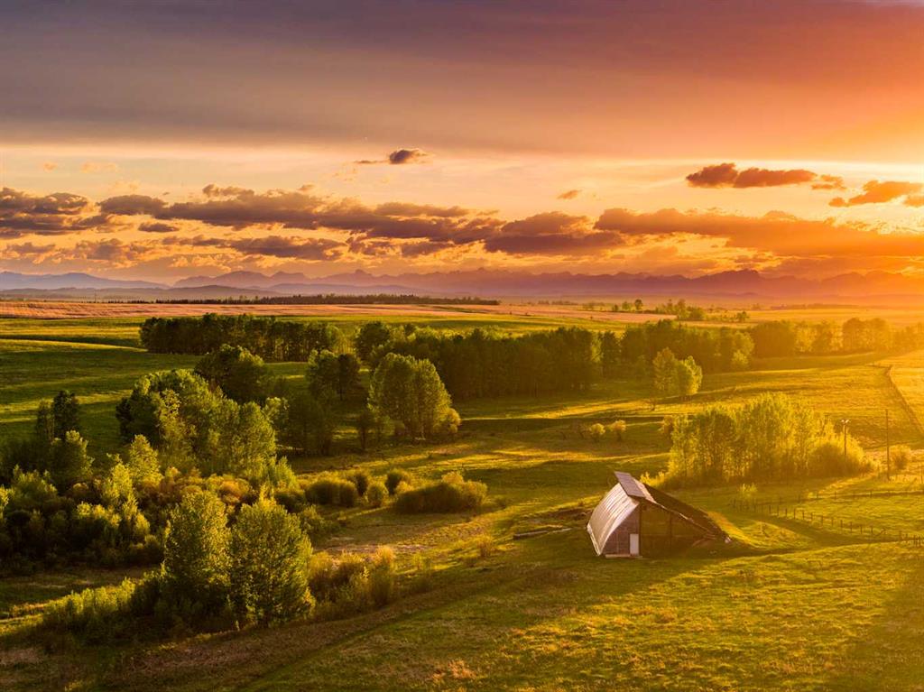 4 West Meadows Estates RD Rural Rocky View County Alberta Canada Sale residential Jeffrey Moulds COLDWELL BANKER MOUNTAIN CENTRAL, BROKERAGE*