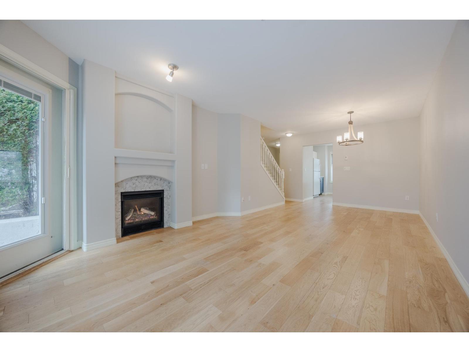 16 15432 16A AVENUE Surrey British Columbia Canada Sale residential Gonzalo Santos PREC Real Broker B.C. Ltd.