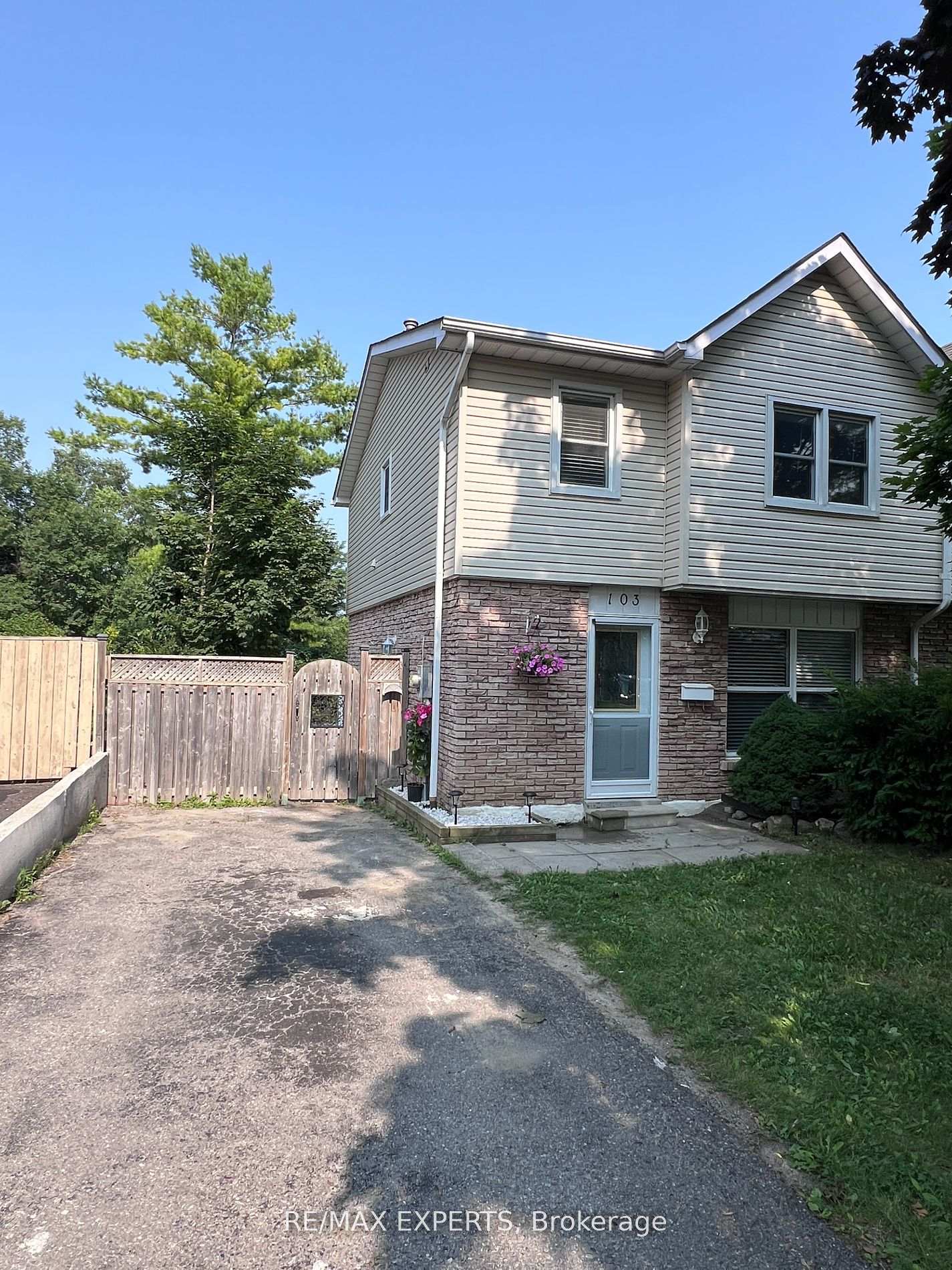 103 Guthrie Crescent Whitby Ontario Canada Rent residential NIHAD HAZBOUN Re/Max Experts, Brokerage*