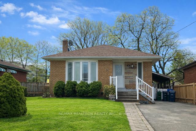 (Main) - 27 Safari Street Toronto Ontario Canada Rent residential Thiru Nirahulan RE/MAX REALTRON REALTY INC., BROKERAGE*