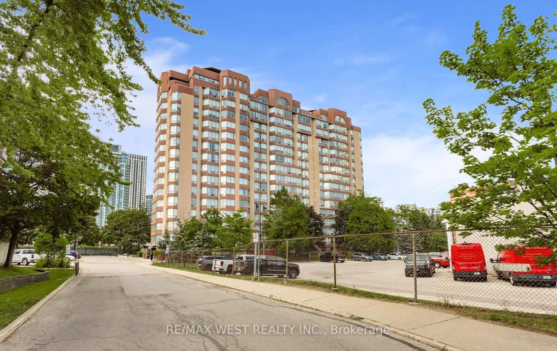 1410 - 25 Fairview Road W Mississauga Ontario Canada Sale residential OZGUR BOYACIOGLU RE/MAX West Realty Inc., Brokerage *