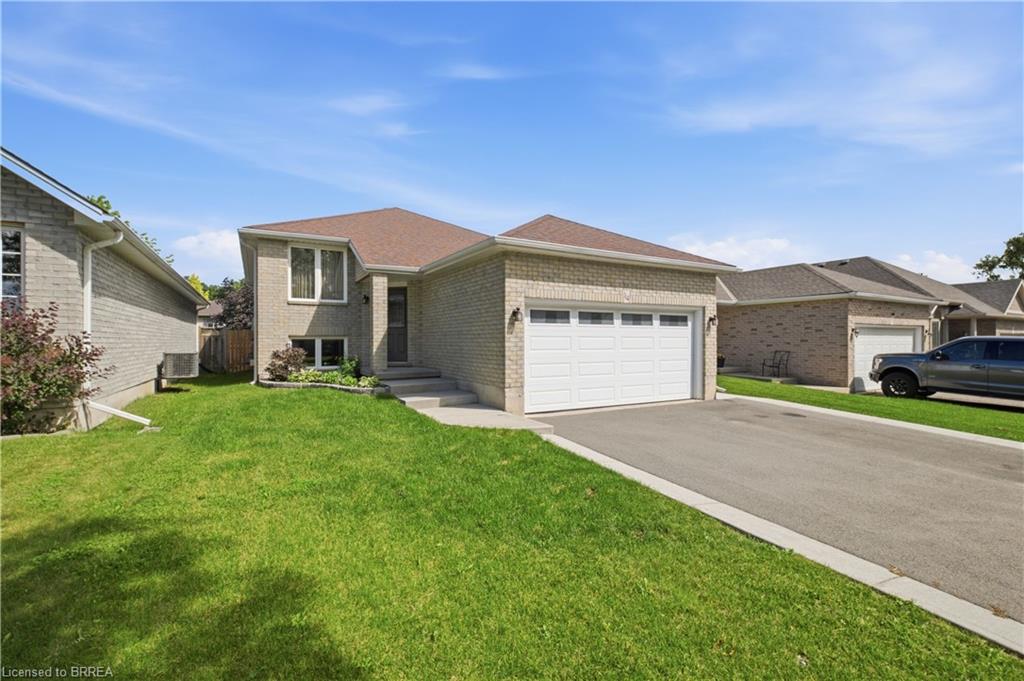 114 Donegal Drive Brantford Ontario Canada Sale residential Gurpreet Singh HomeLife Silvercity Realty Inc., Brokerage*