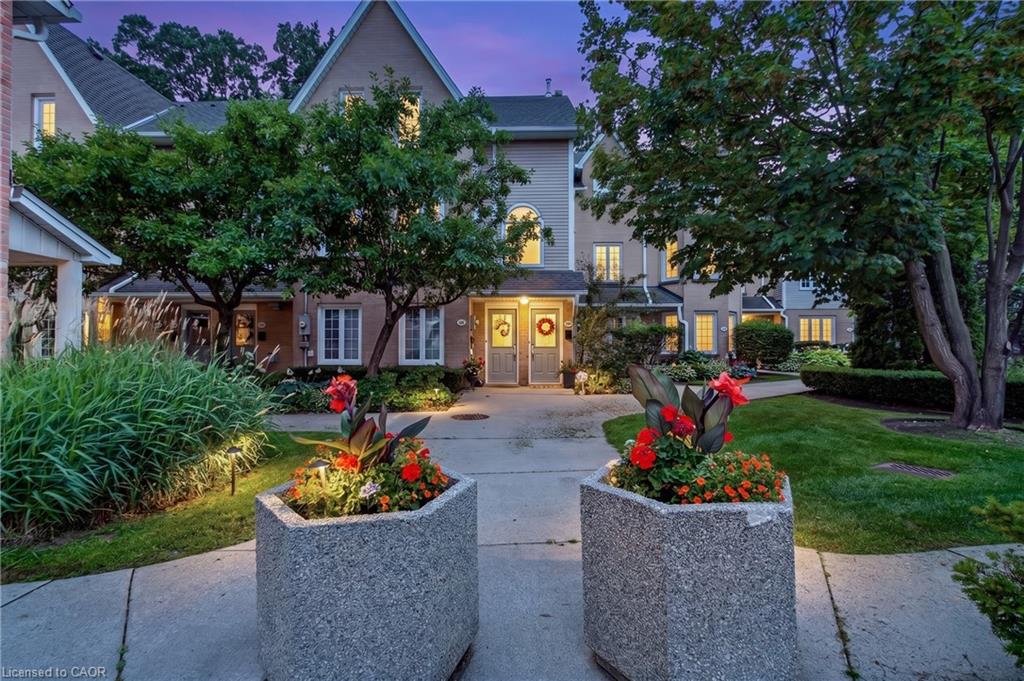 219 - 2110 Cleaver Avenue Burlington Ontario Canada Sale residential Rich Vieira RE/MAX REALTY ENTERPRISES INC.