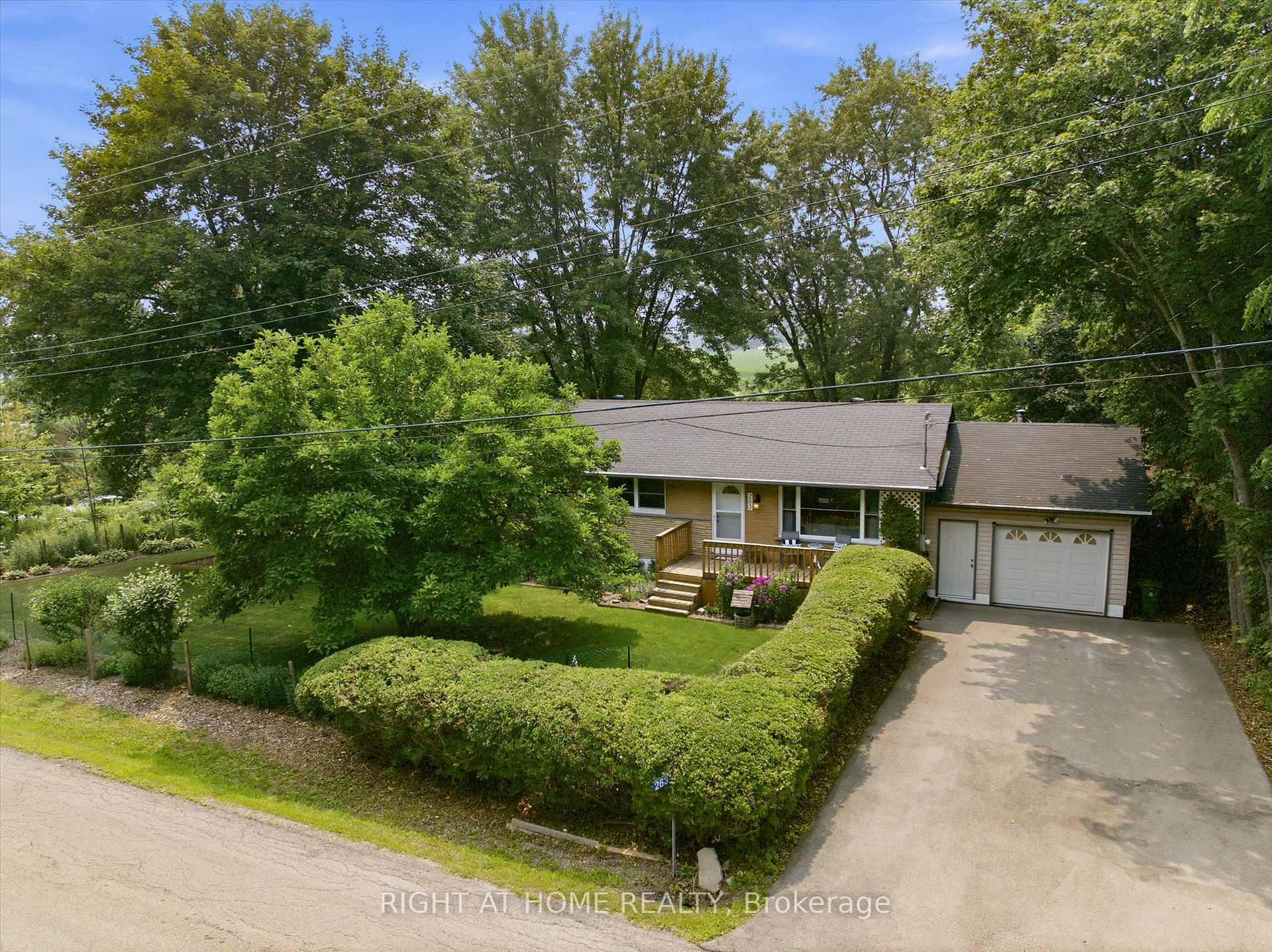 263 Weir's Lane Hamilton Ontario Canada Sale residential Viktoria Levieva Right at Home Realty, Brokerage*