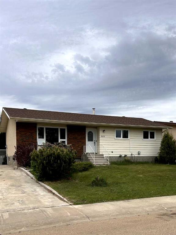 1614 3 AV Wainwright Alberta Canada Sale residential Marlene Saunders TREC The Real Estate Company, Brokerage*