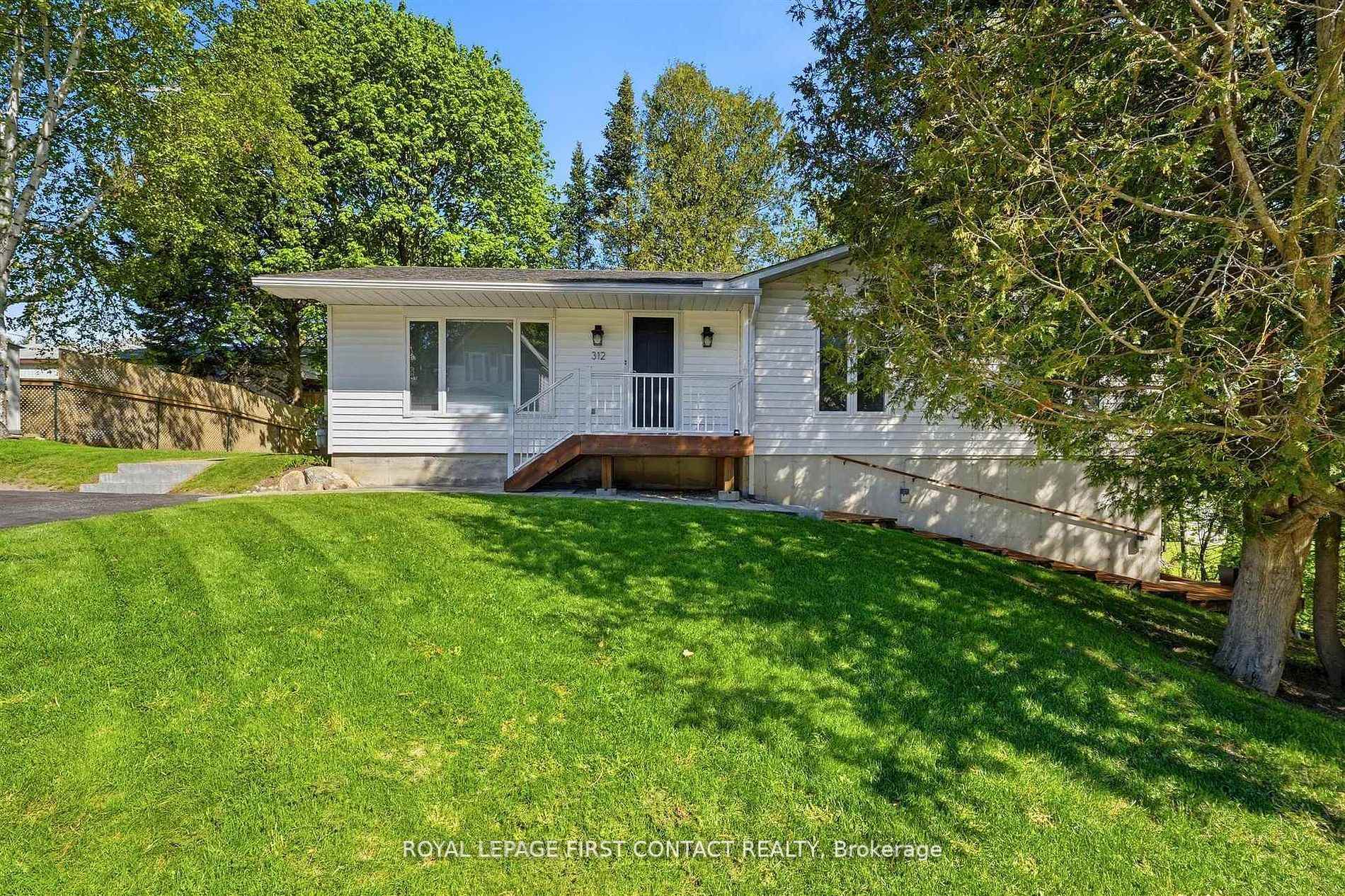 312 Barnett Avenue Midland Ontario Canada Sale residential Your Ladies of Real Estate . Royal LePage First Contact Realty, Brokerage *