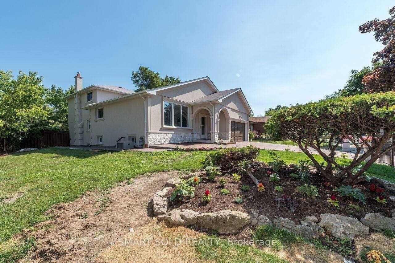 Main - 1116 Pomona Court Mississauga Ontario Canada Rent residential Monika Vaid RE/MAX GOLD REALTY INC.