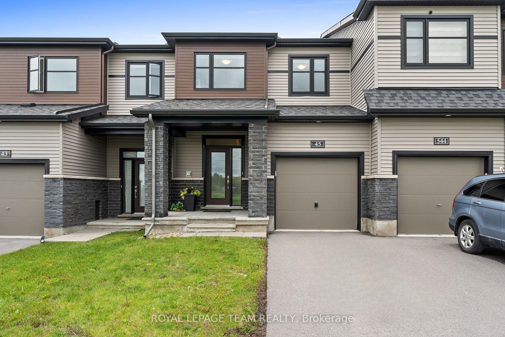 45 Finglas Court Ottawa Ontario Canada Sale residential Angelika Rosato Right at Home Realty, Brokerage*