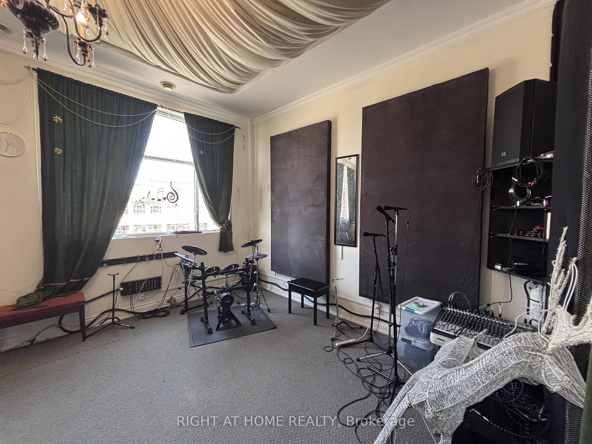 205 - 8791 Woodbine Avenue Markham Ontario Canada Lease commercial Pradip Nag Right at Home Realty, Brokerage*